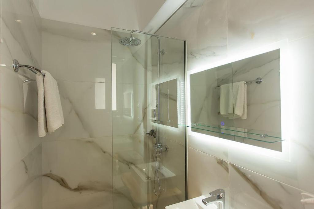 Deluxe Town Hall Square Flat In Historical Center 2 Corfu  ภายนอก รูปภาพ